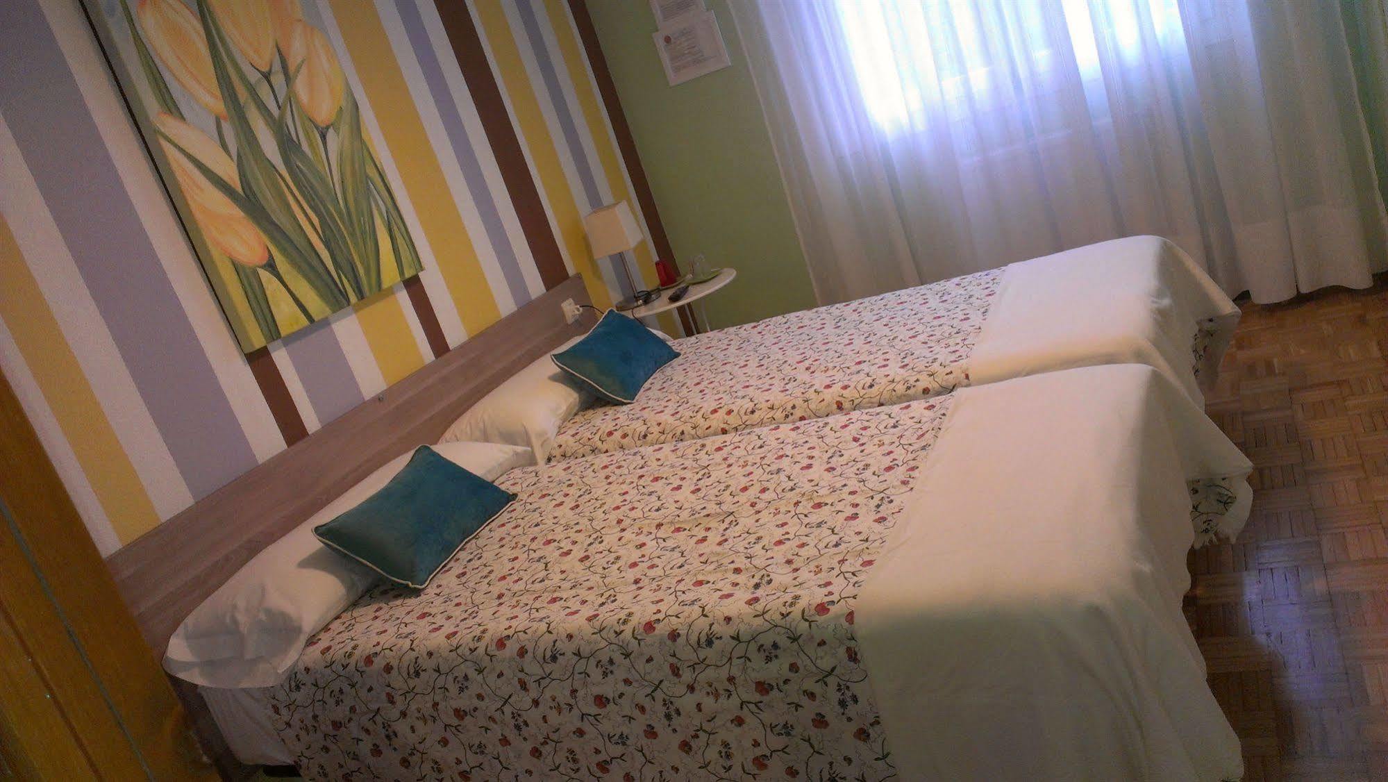 Alojamientos Iruna Pampelune Extérieur photo